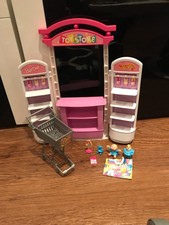Mattel BARBIE 1998 TOY STORE PLAYSET Incl SHOPPING TROLLEY, TOYS ETC