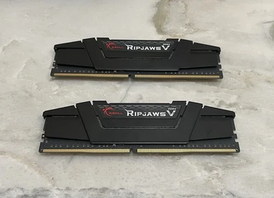 G Skill Ripjaws V 32GB (2x16GB) RAM DDR4 3200MHz F4-3200C16D-32GVK - Image 1 of 3