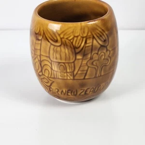 Rare Vtg Air New Zealand Brown Tiki Cup Pottery Crown Lynn First Class Beaker - Picture 1 of 11