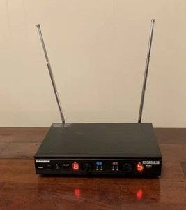 Samson Stage 212 - E Band Frequency-Agile Dual-Channel Wireless Receiver & Power - Picture 1 of 3