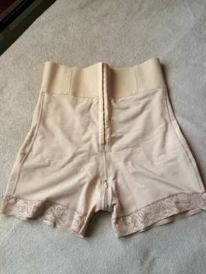 Faja barbilla cintura ajustable beige vintage talla 4XL Foto 1 de 4