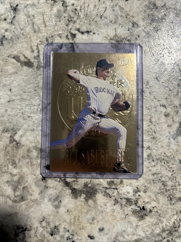 1996 Fleer Ultra - Bret Saberhagen #475 Gold Medallion Edition - Image 1 of 2