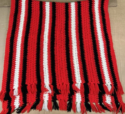 Manta de colección entrepierna a mano roja blanca negra   Foto 1 de 4