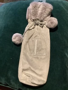 BNWT New Grey Plush Faux Fur Bottle Gift Bag - Initial ‘L’ - 30x13cm - Picture 1 of 4