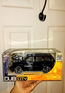 Jada Toy Dub City 1:24 Scale 2002 Cadillac Escalade Model Black Diecast - Picture 1 of 7