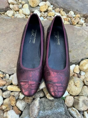 Donald J. Pliner Hideyo Mujer 7 Ballet Planos Sin Cordones Vino Cuero Metálico Foto 1 de 4