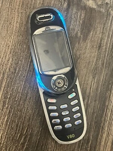 Téléphone portable rétro Motorola V80 débloqué GSM gsm couleur noir pour pièce en l'état - Photo 1 sur 21