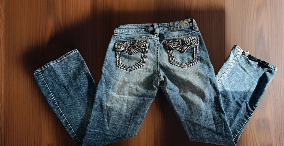 Women’s Red Camel Jeans Boot Cut Size 9S Pocket Decor - Image 1 of 4