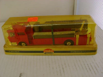 MODEL POWER PLAYART 1:48 SCALE RED MACK SNORKEL FIRE ENGINE TRUCK NEW IN BOX - Image 1 of 4