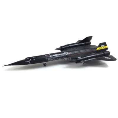 1:144 Lockheed SR-71 Blackbird Reconnaissance Airplane Model Diecast Plane Model - Image 1 of 4