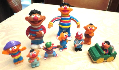 Lote De Colección 9 Juguetes Sesame Str Ernie Plástico Goma 1993 Bombero Coche Pirata Béisbol+ Foto 1 de 4