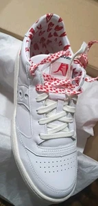 Saucony Womens Limited Edition Jazz Court Leather Shoes  Hearts Size 9.0 S60789 - Picture 1 of 6