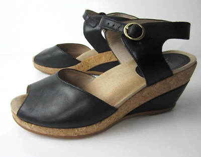 Dansko Vera 黑色皮革露趾楔形踝带鞋凉鞋 41 码 — 第 1/4 张图片