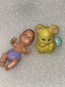 Mattel + Fisher Price Loving Family Baby Krissy rote Haare Puppenhaus gelbe Maus - Bild 1 von 7