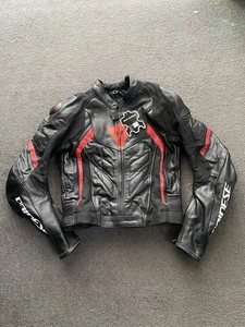 DAINESE LEATHER MOTORBIKE JACKET SIZE MEDIUM NEW WITH TAGS - Picture 1 of 7