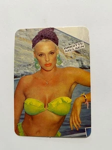 Calendario bolsillo tarjeta vintage 1990 Brigitte Nielsen bikini actriz cine #4263 - Imagen 1 de 3
