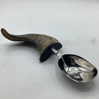Godinger Silver Co. 5”x5” Curved Animal Horn Handled Large Serving Spoon - Image 1 of 4