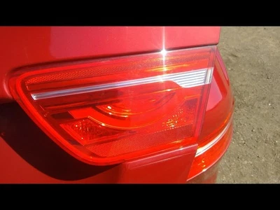 Luz trasera interior derecha Jaguar XE 2017-2019 pasajero Foto 1 de 4