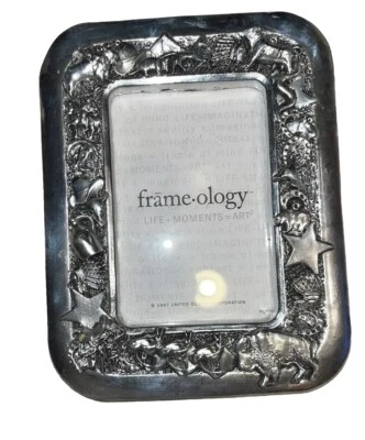 Marcos de fotos Frameology plateados independientes  Foto 1 de 4