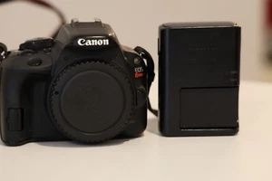 Canon EOS Rebel SL1  / Battery + Charger. - Picture 1 of 5