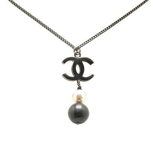 Collana CHANEL Coco Mark perle finte placcate argento nero donna