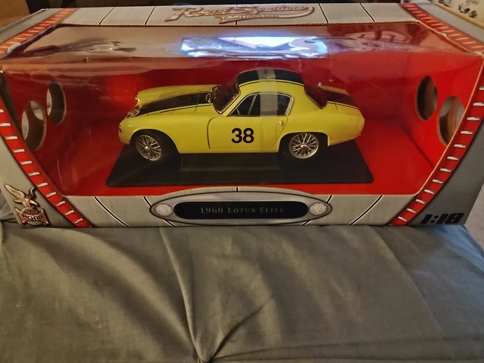 Road Signature 1960 Lotus Elite #38 1:18 Scale - Image 1 of 4