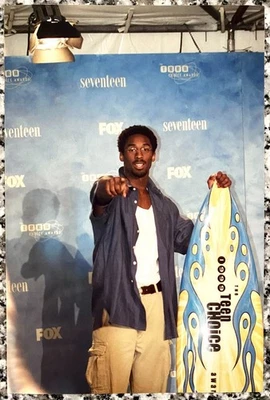 Kobe Bryant 1999 "Bryant Shines at the Teen Choice Awards" tipo 1 foto original Foto 1 de 2