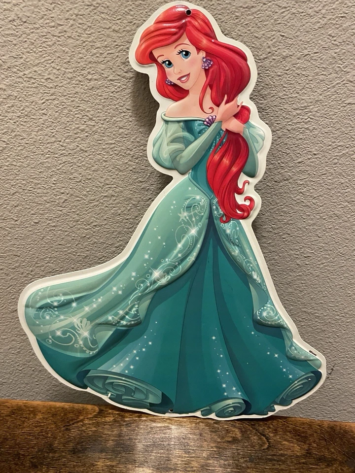 Colgador de pared de metal Disney Ariel Foto 1 de 3