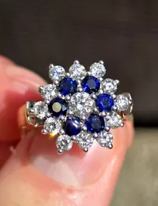 18ct Gold 1.20ct Diamond & Sapphire Daisy Ring Hallmarked Size M, VS/G - Picture 1 of 3