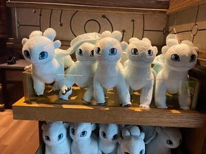 Universal Epic Universe How to Train Your Dragon Light Fury Medium 8" Plush - Picture 1 of 5
