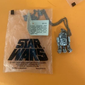 Star Wars R2-D2 Pendant Necklace Chain w/ Movable Legs! 1977 Tag And Packaging - Picture 1 of 6