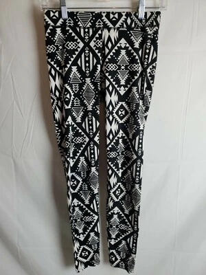 Pink By Victorias Secret Womens Leggings Size Small Black White Aztec Tribal - Image 1 of 4