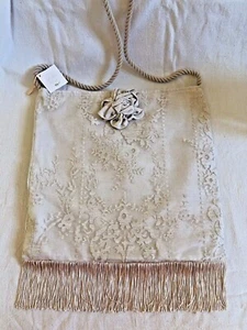 Artisan Crafted Fabric Lg Crossbody W/Fringe Lace Overlay W/Rosette Snap Close - Bild 1 von 11