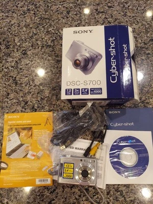 Sony Cyber-Shot DSC-S700 7.2MP Digital Camera W/ Box & Manual Silver READ - Image 1 of 4