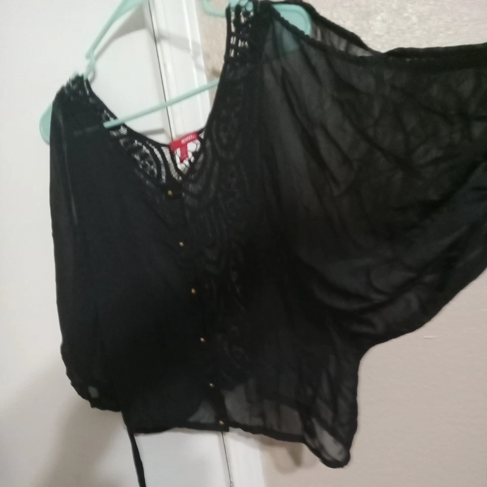 Бонго черный кружевной галстук спереди чистый верхний большой y2k ретро. Очень хорошее состояние товара.  - Изображение 1 из 4