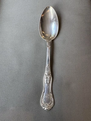 Винтажная антикварная посеребренная сервировочная ложка Tiffany Co с узором регентства 8,5 дюйма - Изображение 1 из 4