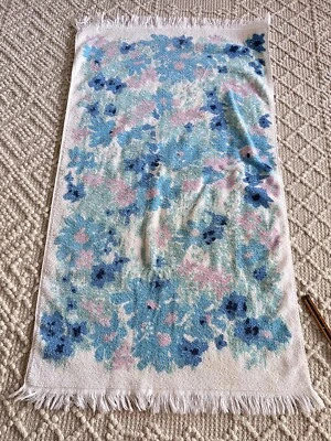 "Toalla de baño de tela de rizo 100 % algodón Martex ~ flores azul verde azulado florales años 70 ~ 22x39""" Foto 1 de 3
