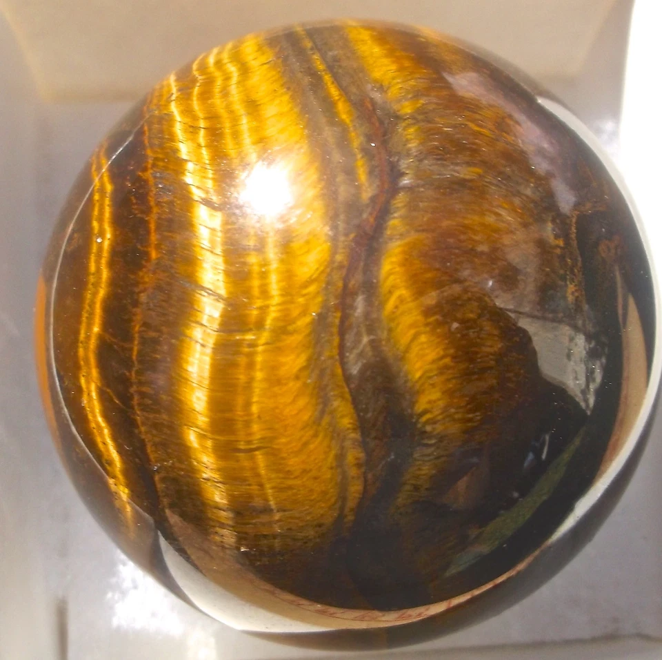 TIGER EYE POLISHED SPHERE 132 GRAMS 45 MM DIAMETER AFRICA - Image 1 of 4