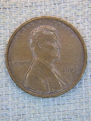 1969 D Lincoln Penny Coin Error No FG/Floating Roof/great condition!!  - Image 1 of 3