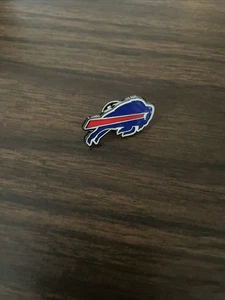 BUFFALO BILLS PIN Football NFL Logo Black-Backed Gift Enamel Hat Lapel Brooch - Picture 1 of 3