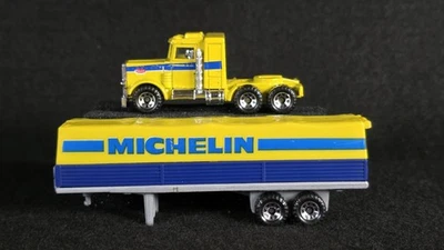 Matchbox Convoy CY5 Peterbilt Conventional Covered Truck - Michelin - Image 1 of 4
