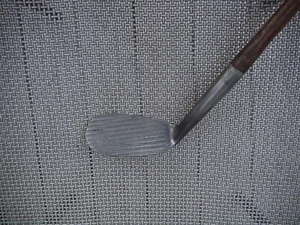 Antique Wood Shaft Arroflite Deep Groove Rustless Mashie Niblick - Picture 1 of 22