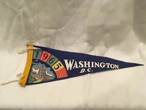 Recuerdo vintage 1965 bandera de fieltro banderín de Washington D.C. 17" forma bonita raro - Imagen 1 de 2
