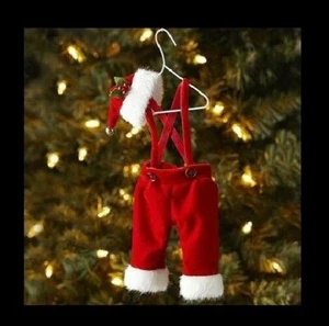 Trajes de tela de terciopelo rojo Pier 1 Santa Claus pantalones y sombrero colgador adorno de Navidad - Imagen 1 de 2