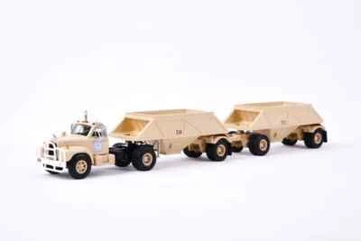 Camion Mack B-61T Doppio Rimorchio Beige NEO64057 - NEO Scale Models - 1/64 - Immagine 1 di 4