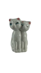 Vintage Ceramic Snuggling White Cats Figurine 2.5" Kitty Kitties - Picture 1 of 7