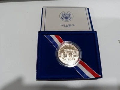 1986 Statue of Liberty Commemorative Half Dollar Coin Set w/Box - Image 1 of 3