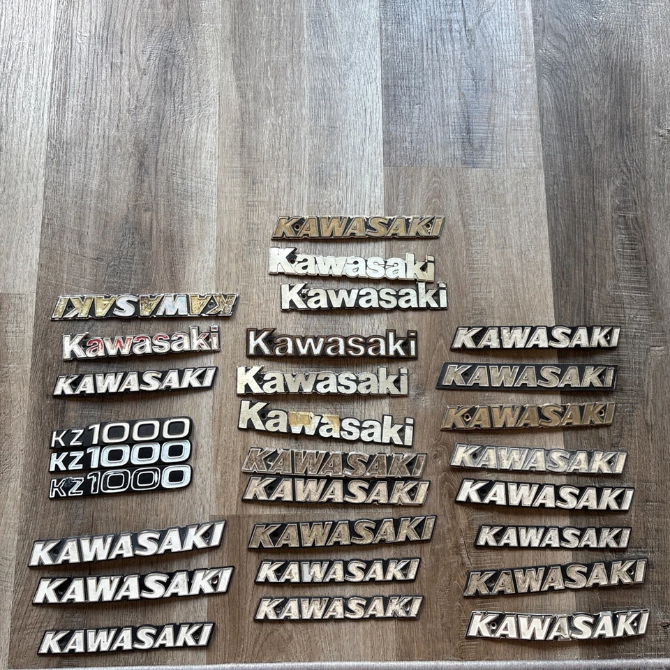 28 emblemas/insignias usados KZ Z1 73-80 OEM tanque y cubierta lateral 900 Kawasaki Foto 1 de 1
