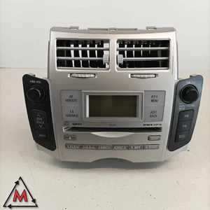 Display autoradio con bocchette aria 86120-0D210 Toyota Yaris 05-12 usata 91855 - Picture 1 of 12