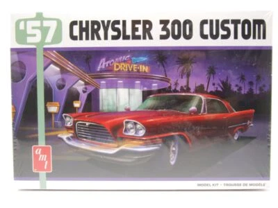 Chrysler 300 Personalizzato 1957 Kit Modellismo Plastica Modellino Auto 1:25 AMT - Immagine 1 di 4